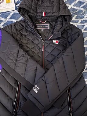 Brand new‼️ tags removed, but worn maybe twice. Tommy Hilfiger Black Jacket